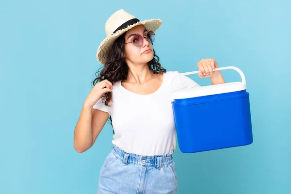 Hübsche Hispanische Frau Die Arrogant Erfolgreich Positiv Und Stolz Mit — Stockfoto