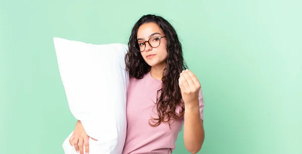 Ganske Hispanic Kvinne Gjøre Kappe Eller Penger Gest Fortelle Deg – stockfoto