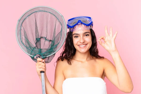 Mulher Hispânica Bonita Sentindo Feliz Mostrando Aprovação Com Gesto Com — Fotografia de Stock