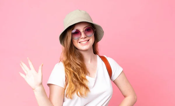 Red Head Pretty Woman Tourist Smiling Happily Waving Hand Welcoming — Stock Photo, Image