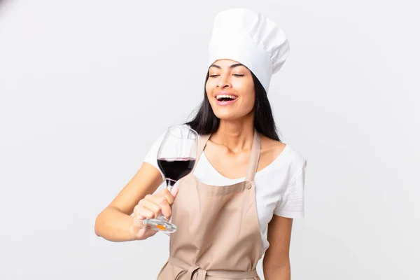 Spaanse Mooie Chef Kok Vrouw Met Een Glas Wijn — Stockfoto