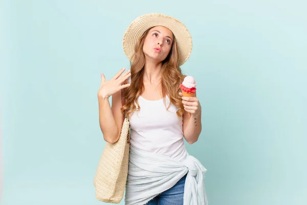 Mooie Vrouw Voelt Zich Gestrest Angstig Moe Gefrustreerd Zomerconcept — Stockfoto