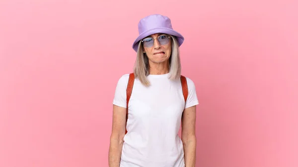 Middle Age White Hair Woman Looking Puzzled Confused Summer Concept — Stock Photo, Image