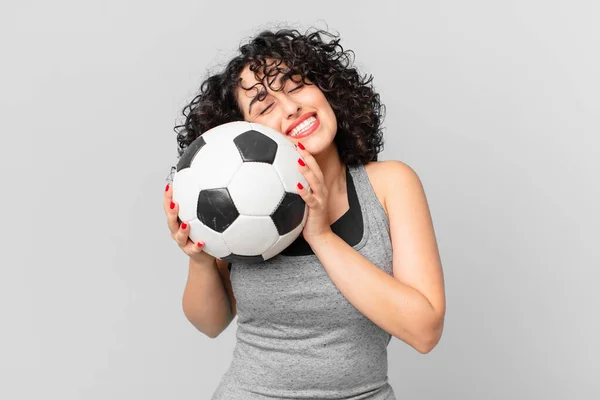 Mooie Arabische Vrouw Met Een Voetbal — Stockfoto