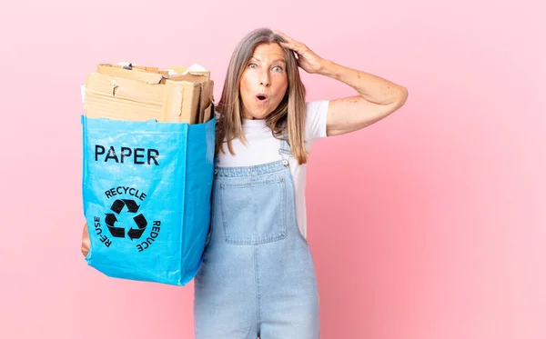 Vacker Medelålders Kvinna Känner Sig Stressad Orolig Eller Rädd Med — Stockfoto