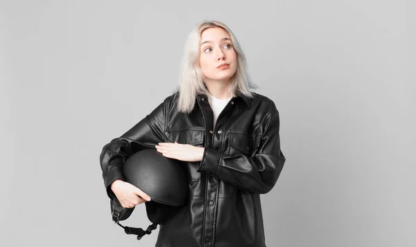 Blond Pretty Woman Shrugging Feeling Confused Uncertain Motorbike Rider Concept — Foto Stock