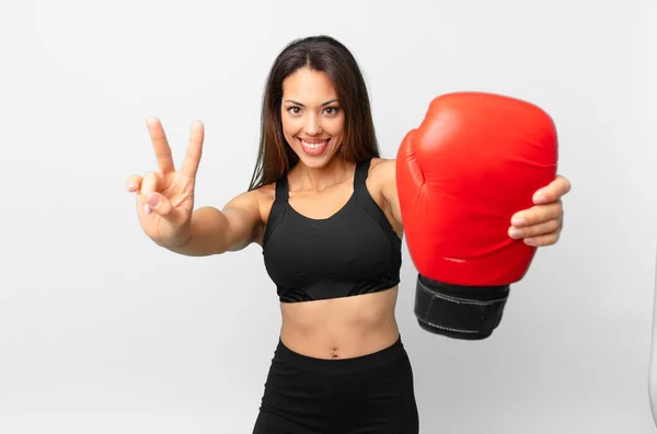 Ung Latinamerikansk Kvinna Fitness Koncept Och Boxning — Stockfoto