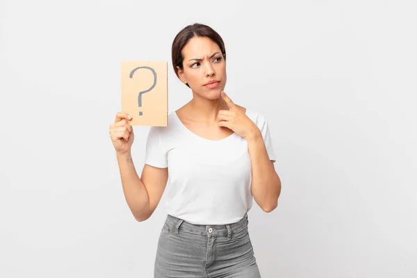 Young Hispanic Woman Question Mark — Stock Photo, Image