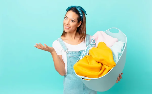 Young Hispanic Woman Feeling Happy Surprised Realizing Solution Idea Washing — Stok Foto