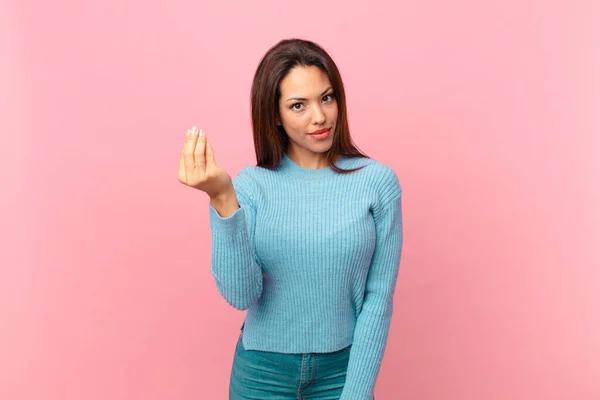 Junge Hispanische Frau Macht Capice Oder Geld Geste Und Sagt — Stockfoto