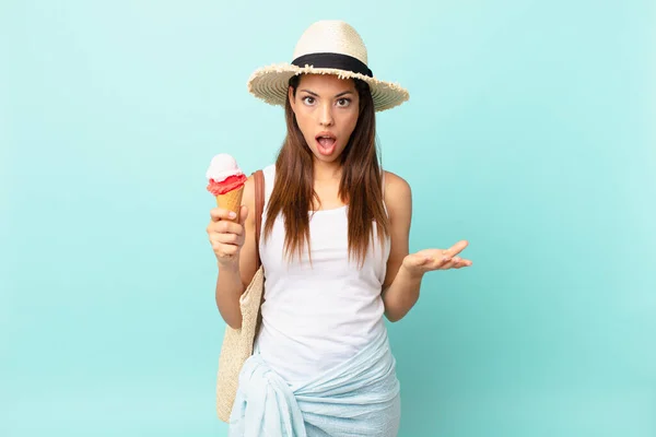 Young Hispanic Woman Feeling Extremely Shocked Surprised Holding Ice Cream — Stock Photo, Image