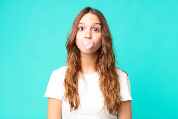Young Pretty Student Gum Bubble — Zdjęcie stockowe