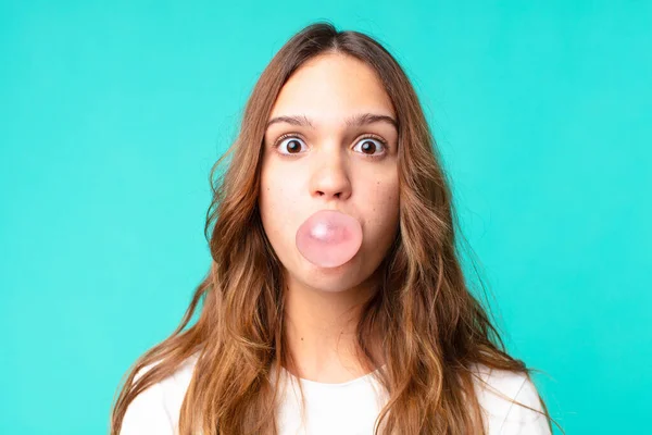 Young Pretty Student Gum Bubble — Stock fotografie