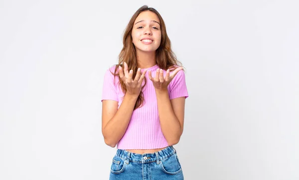 Ung Vacker Kvinna Ser Desperat Frustrerad Och Stressad — Stockfoto