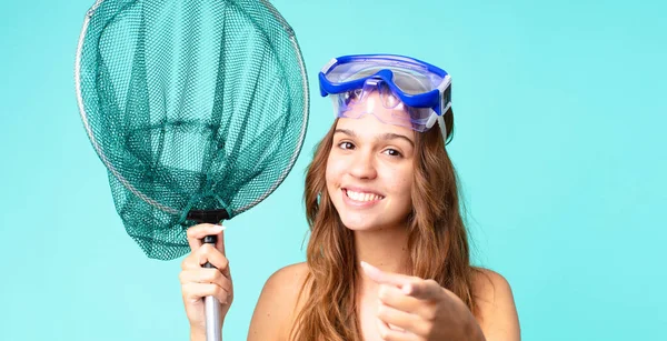 Jovem Mulher Bonita Apontando Para Câmera Escolhendo Você Com Óculos — Fotografia de Stock