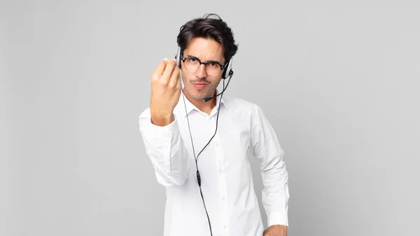 Giovane Ispanico Che Capricci Gesti Denaro Dicendoti Pagare Concetto Telemarketer — Foto Stock