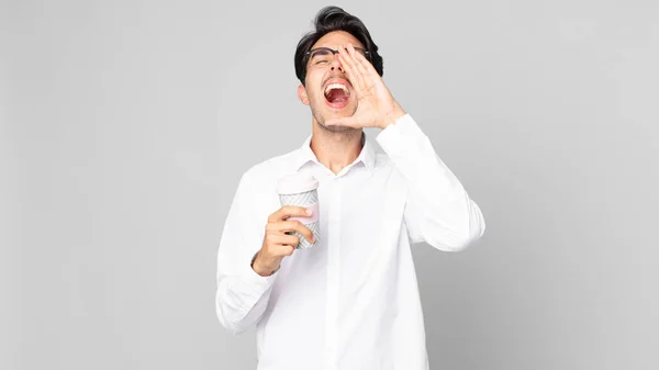 Young Hispanic Man Feeling Happy Giving Big Shout Out Hands — Stock Photo, Image