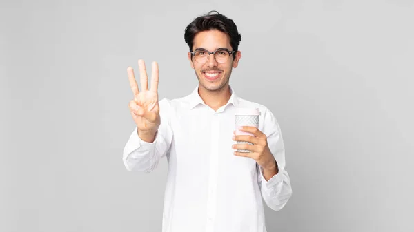 Jovem Hispânico Homem Sorrindo Olhando Amigável Mostrando Número Três Segurando — Fotografia de Stock