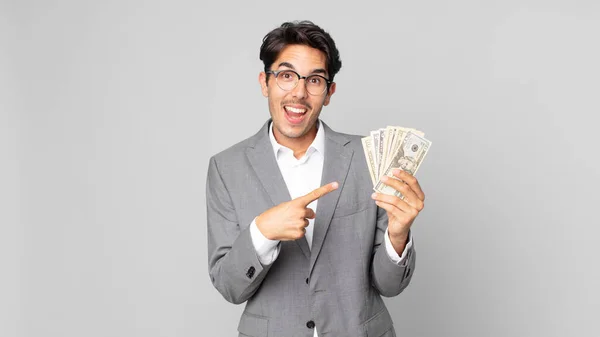 Young Hispanic Man Looking Excited Surprised Pointing Side — Stock Photo, Image