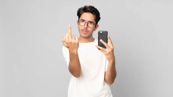 Ung Latinamerikansk Man Känner Sig Arg Irriterad Upprorisk Och Aggressiv — Stockfoto