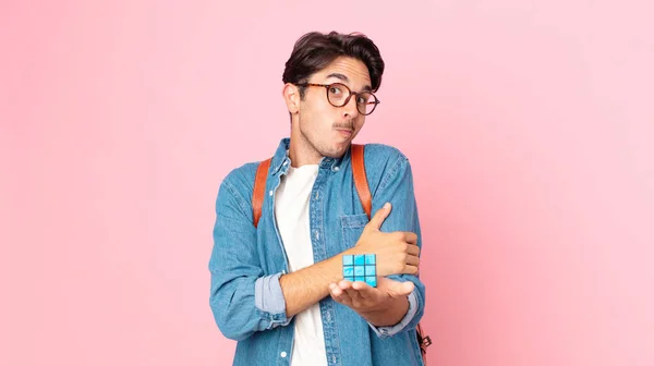 Young Hispanic Man Shrugging Feeling Confused Uncertain Intelligence Challenge Game — Stock Photo, Image