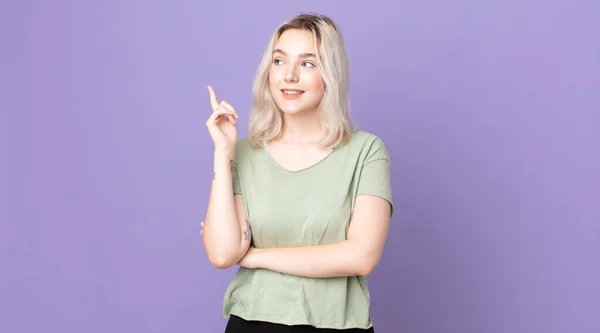 Pretty Albino Woman Smiling Happily Looking Sideways Wondering Thinking Having — Stock Photo, Image