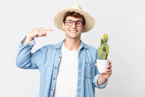 Young Handsome Man Smiling Confidently Pointing Own Broad Smile Farmer — Stock Photo, Image