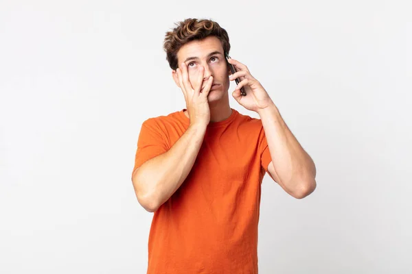 Joven Guapo Hombre Sentirse Aburrido Frustrado Somnoliento Después Tedioso Hablando —  Fotos de Stock