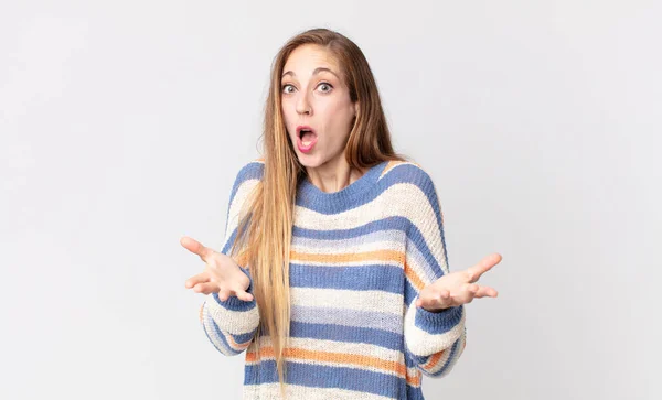 Pretty Thin Woman Open Mouthed Amazed Shocked Astonished Unbelievable Surprise — Stock Photo, Image