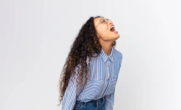 Pretty Hispanic Woman Screaming Furiously Shouting Aggressively Looking Stressed Angry — Stock Photo, Image