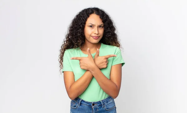 Hübsche Hispanische Frau Die Verwirrt Und Verwirrt Wirkt Unsicher Ist — Stockfoto