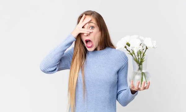 Thin Pretty Woman Looking Shocked Scared Terrified Covering Face Hand — Stock Photo, Image