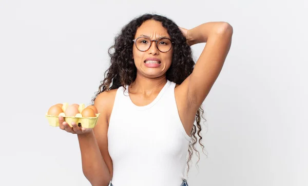 Bella Donna Ispanica Sensazione Stress Ansia Paura Con Mani Sulla — Foto Stock