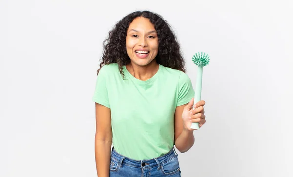 Hispanic Mooi Vrouw Zoek Gelukkig Aangenaam Verrast Met Een Schotel — Stockfoto