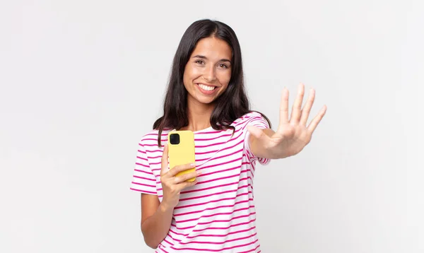 Young Hispanic Woman Smiling Looking Friendly Showing Number Five Holding — Stock Photo, Image
