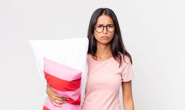 Mujer Hispana Joven Sintiéndose Triste Molesta Enojada Mirando Hacia Lado — Foto de Stock