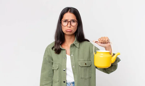 Joven Mujer Hispana Sintiéndose Triste Llorona Con Una Mirada Infeliz — Foto de Stock