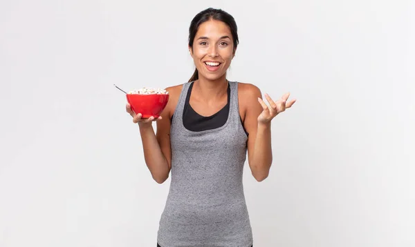 Young Hispanic Woman Feeling Happy Surprised Realizing Solution Idea Fitness — Stock Photo, Image
