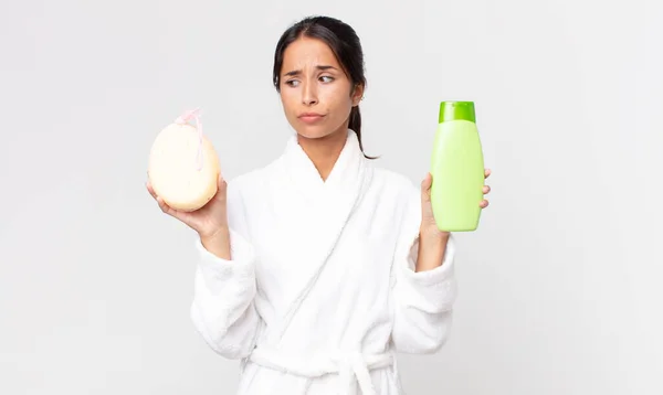 Pretty Hispanic Woman Wearing Bathrobe Holding Shampoo Sponge — Stock Photo, Image