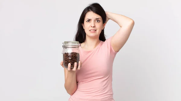 Mooie Vrouw Voelt Zich Gestrest Angstig Bang Met Handen Het — Stockfoto