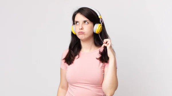 Bella Donna Sentirsi Stressato Ansioso Stanco Frustrato Ascoltare Musica Con — Foto Stock