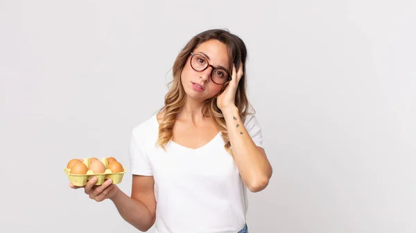 Una Donna Piuttosto Magra Che Sente Annoiata Frustrata Assonnata Dopo — Foto Stock