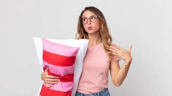 Mulher Muito Magra Sentindo Estressada Ansiosa Cansada Frustrada Vestindo Pijama — Fotografia de Stock