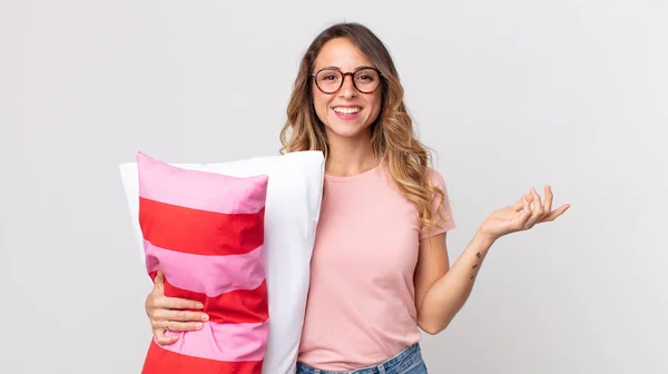 Pretty Thin Woman Feeling Happy Surprised Realizing Solution Idea Wearing — Stock Photo, Image