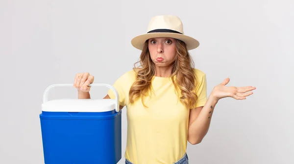 Vrij Dun Vrouw Gevoel Verward Verward Twijfelen Het Houden Van — Stockfoto