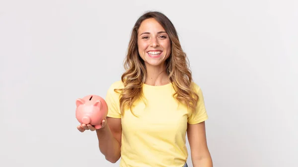 Mulher Muito Magra Olhar Feliz Agradavelmente Surpreendido Segurando Banco Trens — Fotografia de Stock