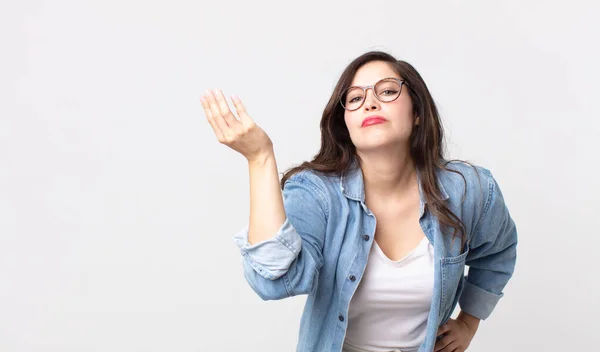 Bella Donna Facendo Capice Gesto Denaro Dicendoti Pagare Tuoi Debiti — Foto Stock