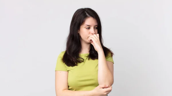 Pretty Woman Feeling Serious Thoughtful Concerned Staring Sideways Hand Pressed — Stock Photo, Image