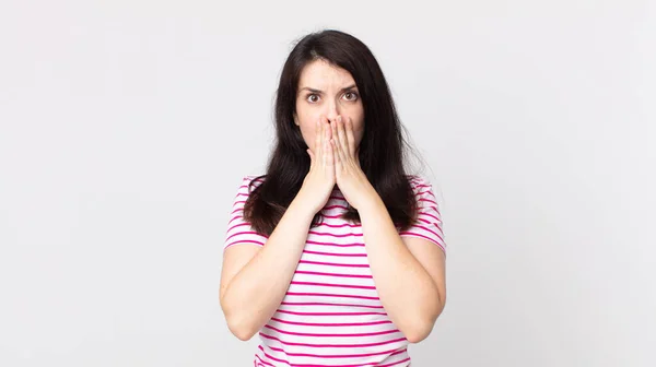 Pretty Woman Feeling Worried Upset Scared Covering Mouth Hands Looking — Stock Photo, Image