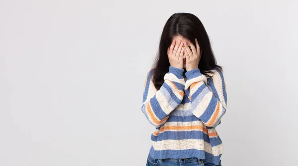 Hübsche Frau Die Traurig Frustriert Nervös Und Deprimiert Ist Das — Stockfoto